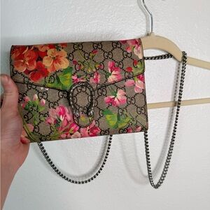 GUCCI GG Supreme Dionysus Small Floral Crossbody Bag
